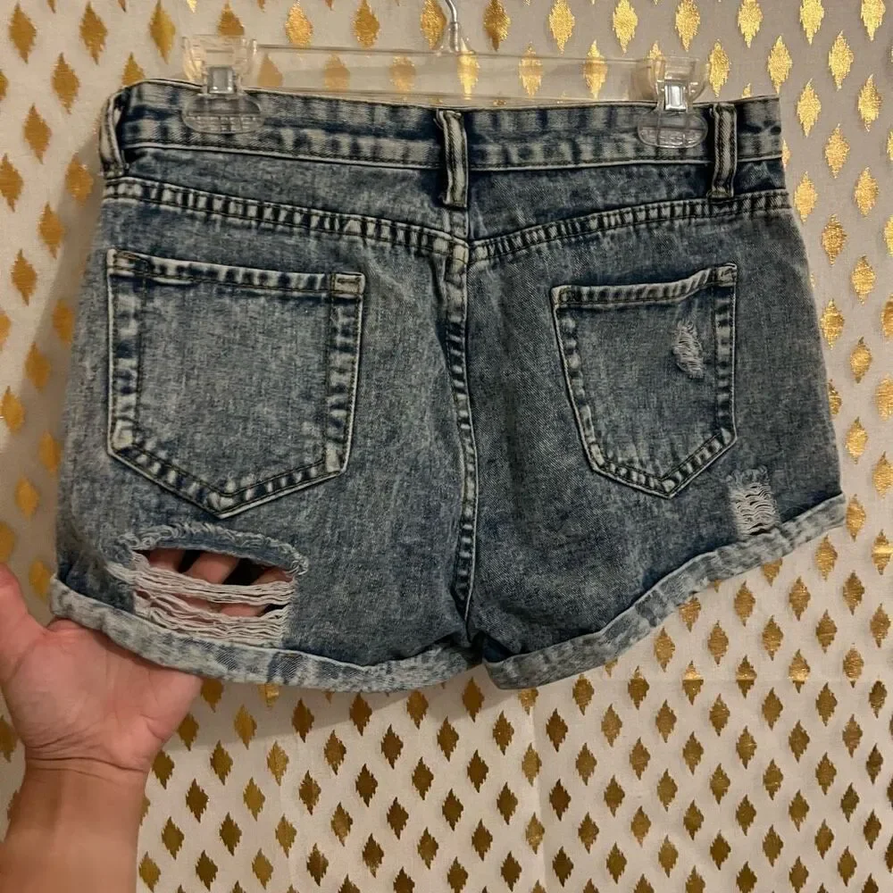 Acid wash distressed cheeky cowgirl shorts denim jean size M
